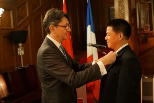刘志飞教授获法国政府学术棕榈骑士勋章